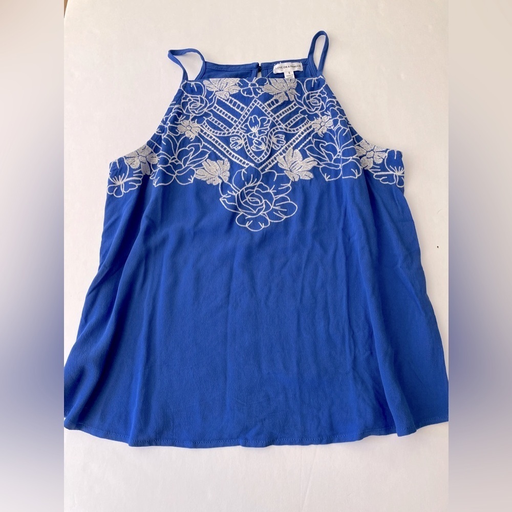 Love on a Hanger Women’s Camisole, Size S, Blue, NWT.